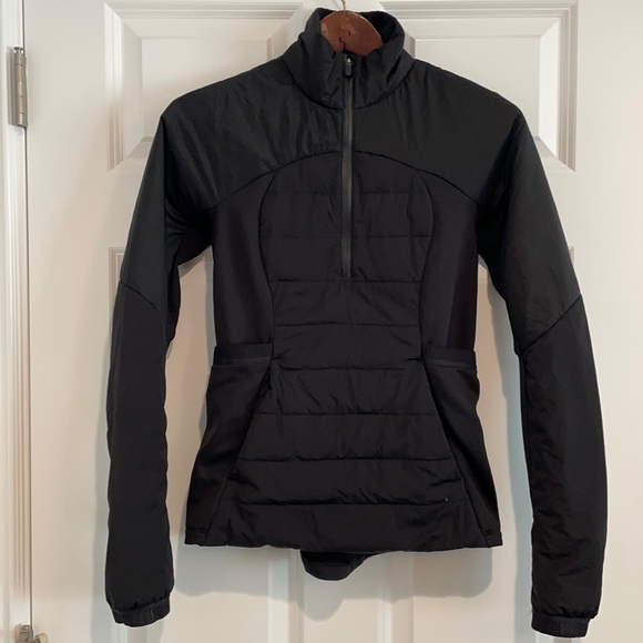 Lululemon Down For It All Black Size 4 EUC - Picture 1 of 8